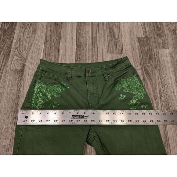 Destination Disney Juniors Size 5 Pockets Scalloped Pattern Green Denim Jeans - Picture 9 of 12